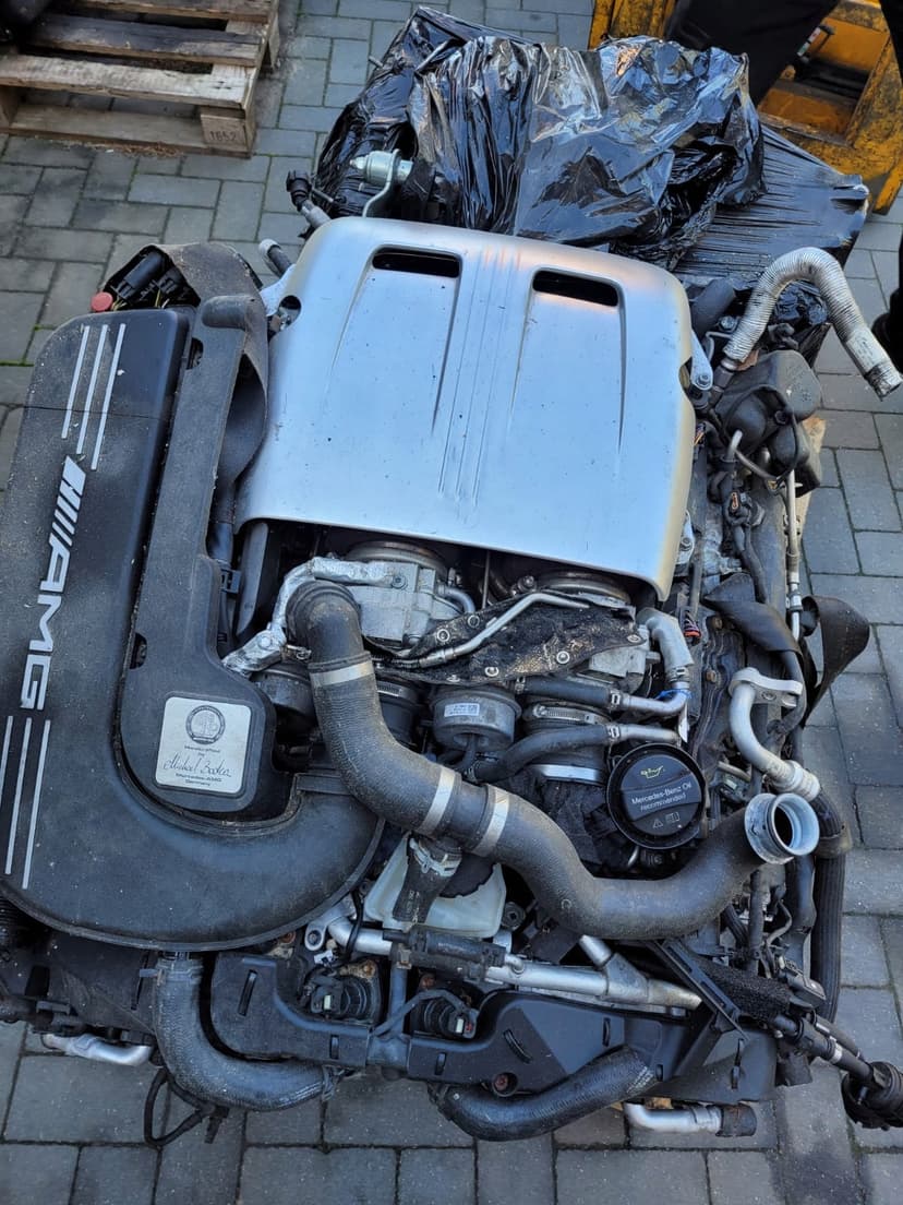 Silnik kompletny Mercedes 63 AMG 177980 4.0 C63