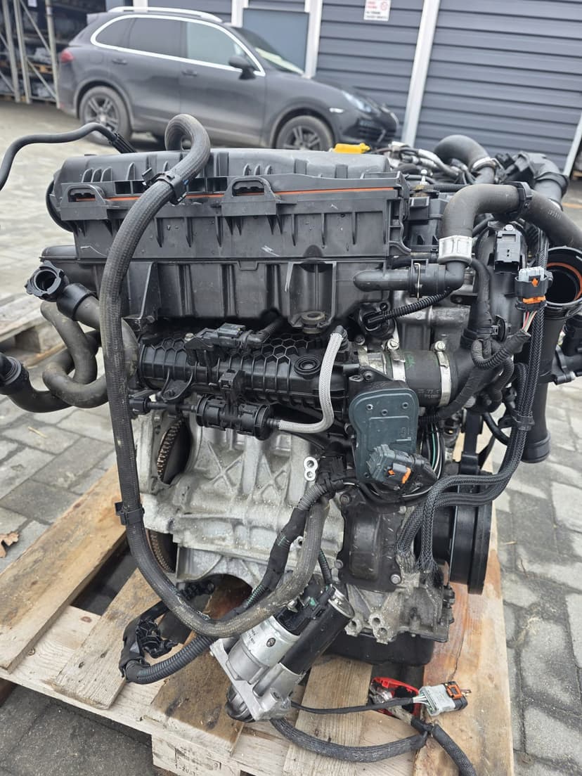 Silnik kompletny 1.2 THP Pure Tech 10XTA1 HN02 PEUGEOT 3008 208 CITROEN C4